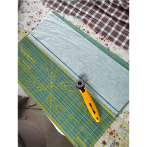 Vlieseline zuschneiden für Knopfleiste