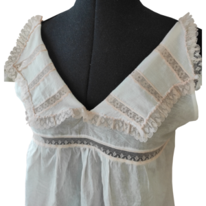 fertiges Vintage Unterhemd Detail Ausschnitt