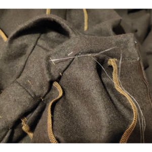 5-Bahnen-Rock Edwardianisch Nähanleitung - Rockbund nach innen umschlagen und von Hand annähen