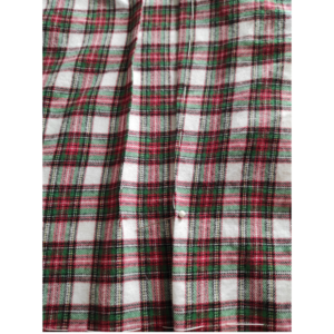 Historische Bluse für den Alltag nähen - mit Stecknadel Ende des Abnähers markieren, damit alle gleich lang sind