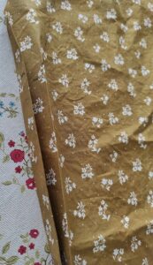 umgebügelte Knopfleiste