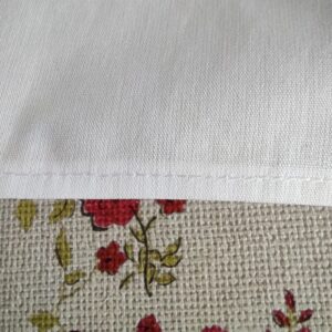 Vintage BH selber nähen - Ausschnitt und Bund sind fertig umsäumt