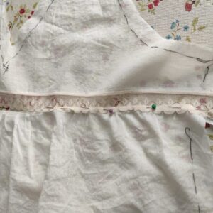 Damen Unterhemd nähen um 1900 - Miederteil an Unterteil heften