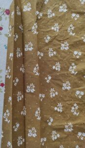 umgebügelte Knopflochleiste