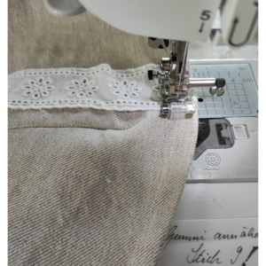 Bustier nähen ohne Schnittmuster - Träger annähen