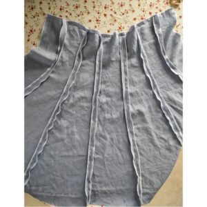 Nähanleitung Vintage Kleid 1940er Jahre mit hoher Taille - Rockbahnen zusammennähen bis auf letzte hintere Naht