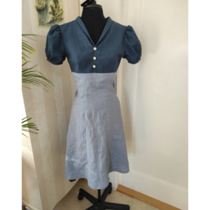 Nähanleitung Vintage Kleid 1940er Jahre mit hoher Taille - fertiges Kleid auf Schneiderpuppe